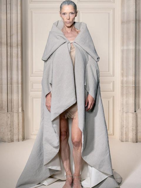 Коллекция Viktor & Rolf Couture осень-зима 2026/27 (112391-viktor-rolf-couture-03.jpg) Коллекция Viktor & Rolf Couture осень-зима 2026/27 (112391-viktor-rolf-couture-03.jpg)