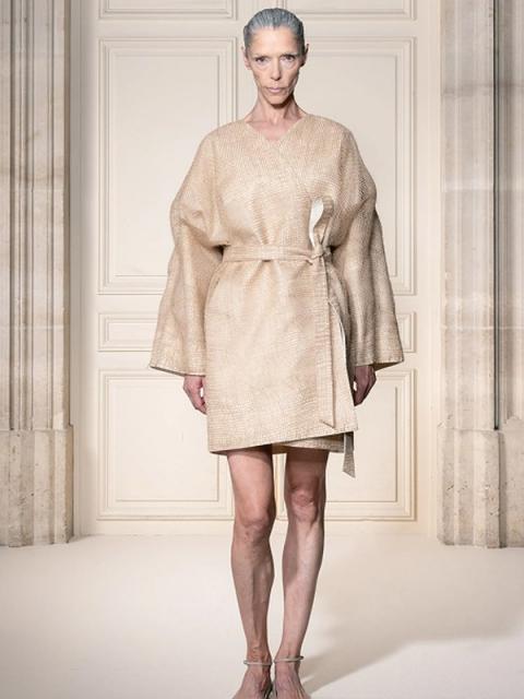 Коллекция Viktor & Rolf Couture осень-зима 2026/27 (112391-viktor-rolf-couture-b.jpg) Коллекция Viktor & Rolf Couture осень-зима 2026/27 (112391-viktor-rolf-couture-b.jpg)