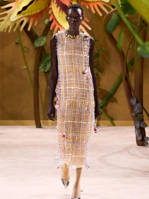 Коллекция Chanel Couture осень-зима 2026/27 (112404-chanel-couture-01.jpg) Коллекция Chanel Couture осень-зима 2026/27 (112404-chanel-couture-01.jpg)