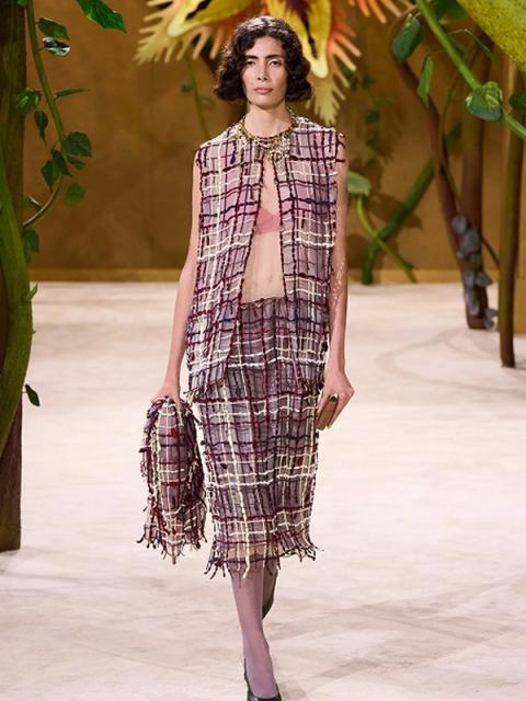 Коллекция Chanel Couture осень-зима 2026/27 (112404-chanel-couture-b.jpg) Коллекция Chanel Couture осень-зима 2026/27 (112404-chanel-couture-b.jpg)