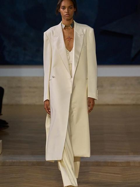 Коллекция Fendi Couture осень-зима 2026/27 (112417-fendi-couture-05.jpg)