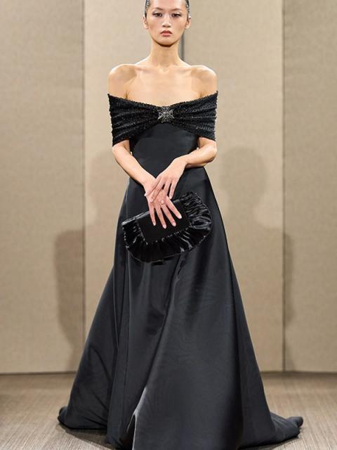 Коллекция Giorgio Armani Prive Couture осень-зима 2026/27 (112432-giorgio-armani-couture-07.jpg) Коллекция Giorgio Armani Prive Couture осень-зима 2026/27 (112432-giorgio-armani-couture-07.jpg)
