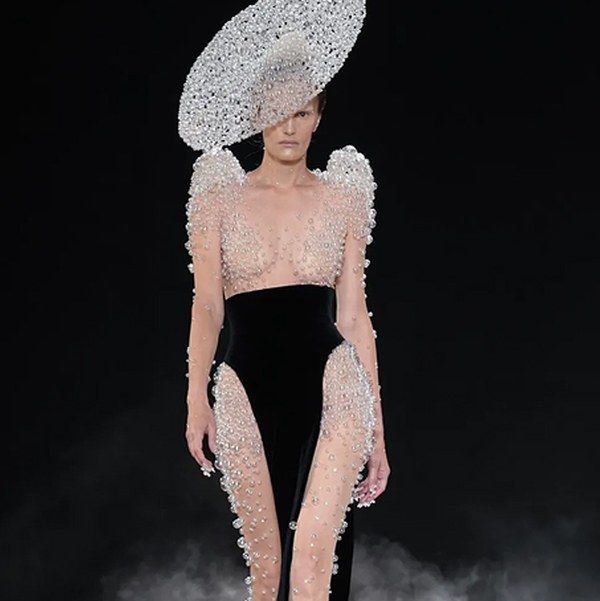 Коллекция Iris Van Herpen Couture осень-зима 2026/27 (112479-iris-van-herpen-s.jpg)