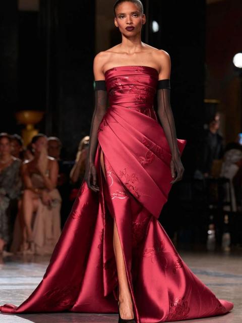 Коллекция Elie Saab Couture осень-зима 2026/27 (112529-elie-saab-couture-06.jpg) Коллекция Elie Saab Couture осень-зима 2026/27 (112529-elie-saab-couture-06.jpg)