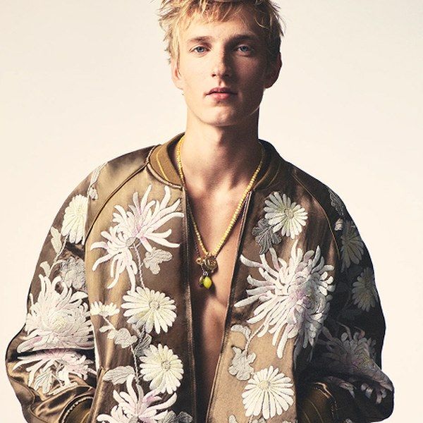 Коллекция Givenchy menswear весна-лето 2027 (112576-givenchy-menswear-s.jpg) Коллекция Givenchy menswear весна-лето 2027 (112576-givenchy-menswear-s.jpg)