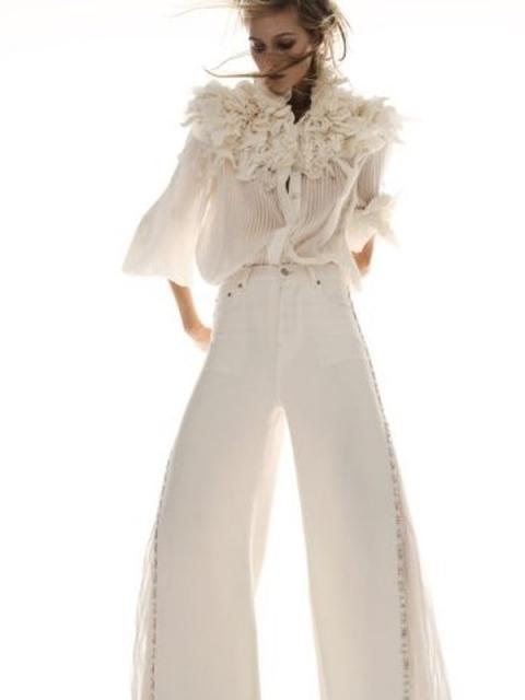 Levi`s представил кутюрную коллаборацию с Кристель Коше (112620-levis-kristel-koshe-09.jpg) Levi`s представил кутюрную коллаборацию с Кристель Коше (112620-levis-kristel-koshe-09.jpg)