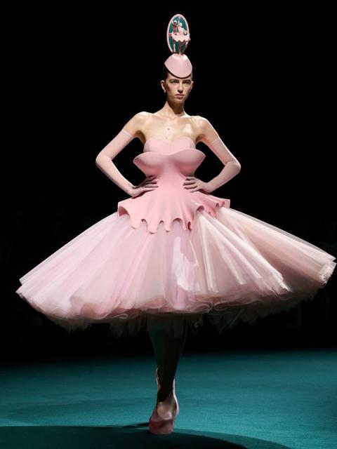 Коллекция Robert Wun Couture осень-зима 2026/27 (112657-robert-wun-couture-01.jpg) Коллекция Robert Wun Couture осень-зима 2026/27 (112657-robert-wun-couture-01.jpg)