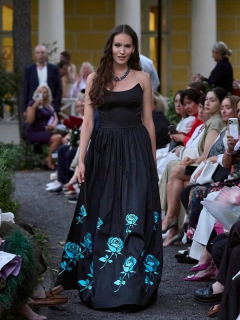 «Розовый сад» бренда Galina Vasilieva (112706-galina-vasilieva-09.jpg) «Розовый сад» бренда Galina Vasilieva (112706-galina-vasilieva-09.jpg)