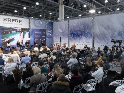 Эксперты RFRF за оптиканальность и пивот (112724-russian-fashion-retail-forum-01.jpg)