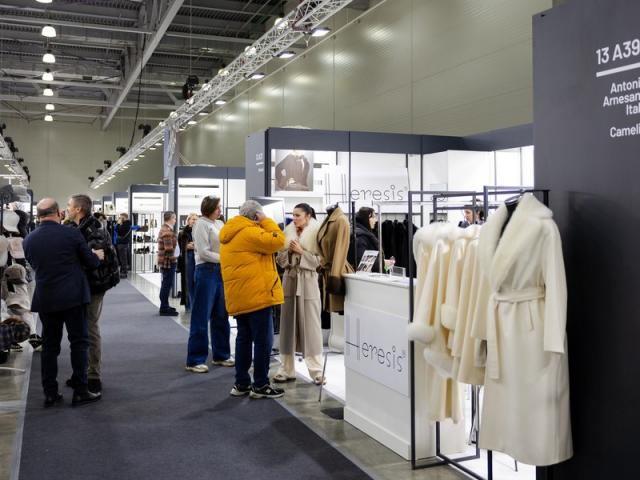 До старта 46 сезона выставки CPM одна неделя (112738-collection-premiere-moscow-46-19.jpg) До старта 46 сезона выставки CPM одна неделя (112738-collection-premiere-moscow-46-19.jpg)