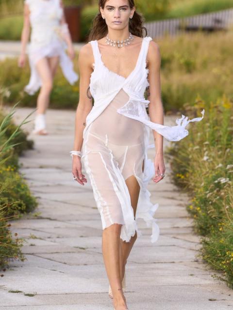 Коллекция Collina Strada весна-лето 2027 (112978-collina-strada-ss-03.jpg) Коллекция Collina Strada весна-лето 2027 (112978-collina-strada-ss-03.jpg)
