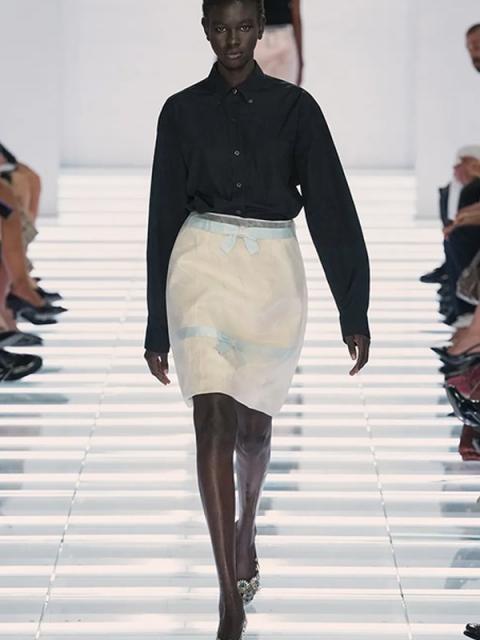 Коллекция Prada весна-лето 2027 (113104-prada-ss-04.jpg)