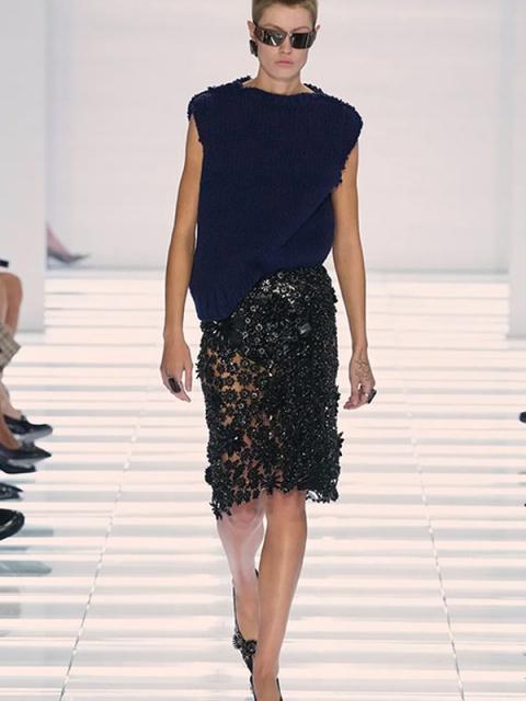 Коллекция Prada весна-лето 2027 (113104-prada-ss-06.jpg)
