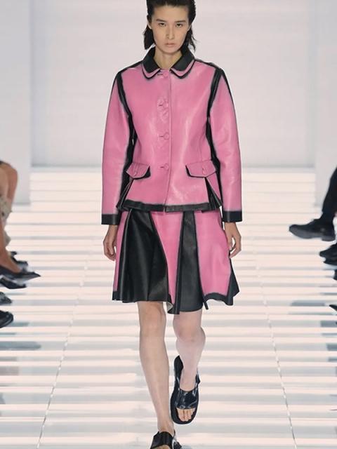 Коллекция Prada весна-лето 2027 (113104-prada-ss-09.jpg) Коллекция Prada весна-лето 2027 (113104-prada-ss-09.jpg)