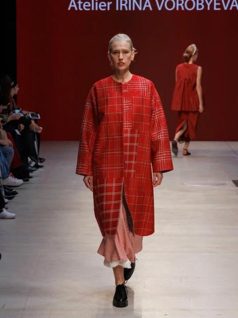 Коллекция Atelier Irina Vorobyeva, вдохновленная народным костюмом (113339-irina-vorobyova-01.jpg) Коллекция Atelier Irina Vorobyeva, вдохновленная народным костюмом (113339-irina-vorobyova-01.jpg)
