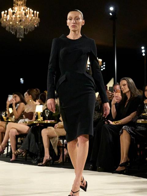 Коллекция Schiaparelli весна-лето 2027 (113388-schiaparelli-ss-01.jpg) Коллекция Schiaparelli весна-лето 2027 (113388-schiaparelli-ss-01.jpg)