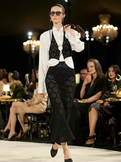 Коллекция Schiaparelli весна-лето 2027 (113388-schiaparelli-ss-09.jpg) Коллекция Schiaparelli весна-лето 2027 (113388-schiaparelli-ss-09.jpg)