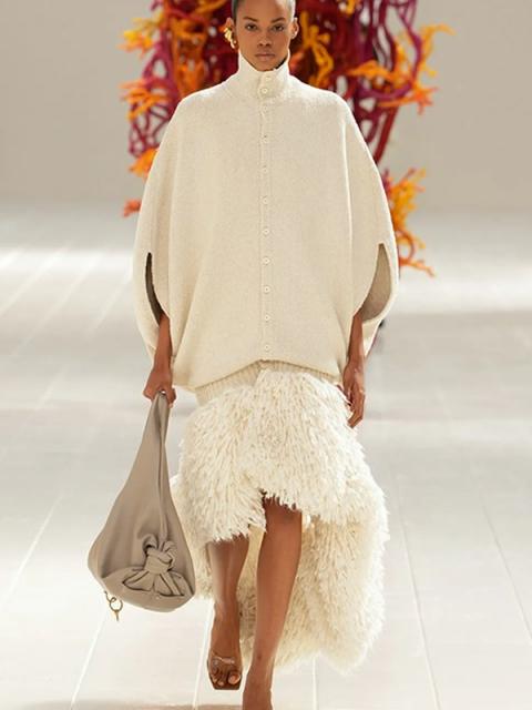 Коллекция Balenciaga весна-лето 2027 (113451-balenciaga-ss-04.jpg) Коллекция Balenciaga весна-лето 2027 (113451-balenciaga-ss-04.jpg)