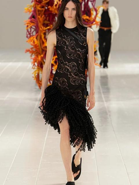 Коллекция Balenciaga весна-лето 2027 (113451-balenciaga-ss-09.jpg)