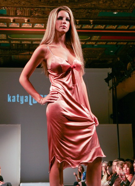 Катя Леонович на Nolcha Fashion Week (Нью-Йорк) весна-лето 2008 (11419.21.jpg)