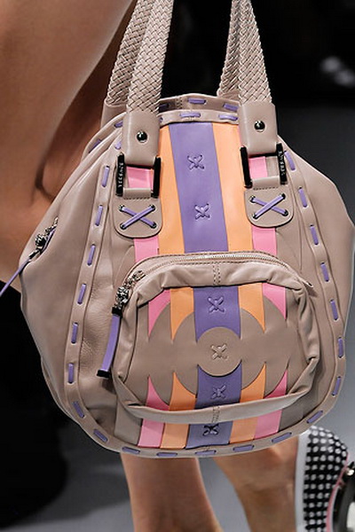 Versace и Prada: модные сумки весна-лето 2010   (17690.Sumki_.02.jpg)