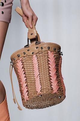 Versace и Prada: модные сумки весна-лето 2010   (17690.Sumki_.03.jpg)
