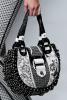 Versace и Prada: модные сумки весна-лето 2010   (17690.Sumki_.05.jpg)