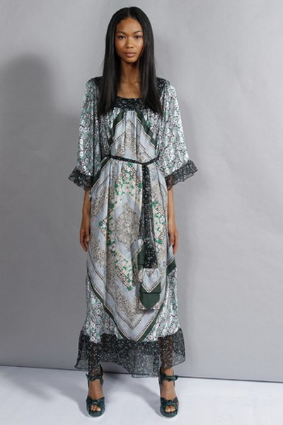 Anna Sui: круизная коллекция весна 2011  (20944.Sui_.01.jpg)
