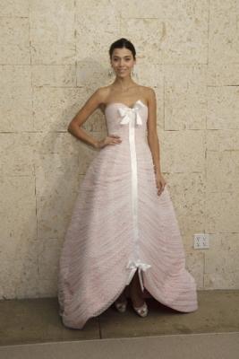 Свадебная коллекция Oscar de la Renta FW-2011 (осень-зима) (22366.Renta_.02.jpg)