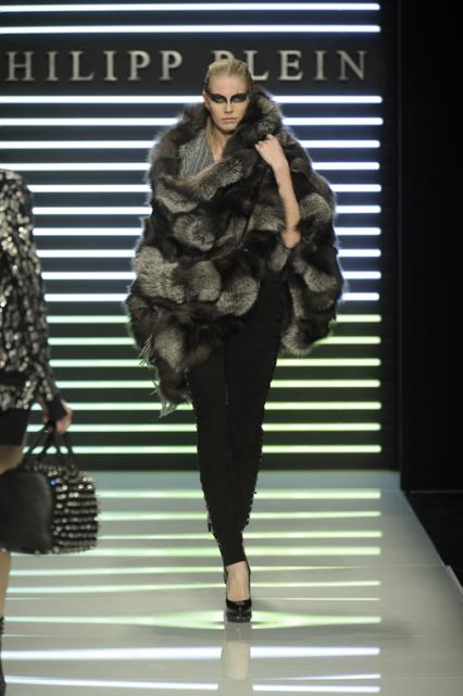 PHILIPP PLEIN FW-2011/12 (осень-зима). Элегантность на грани экстрима (22838.Phillipp.Plein.FW.2011.12.35.jpg)