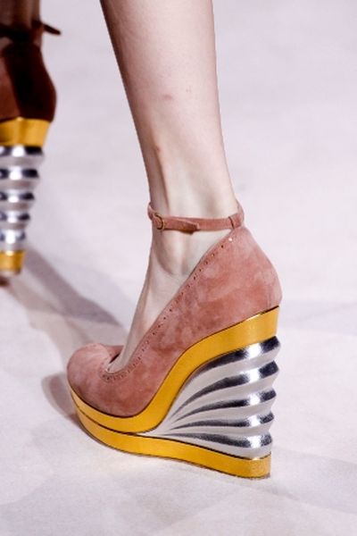 Тенденции: женская обувь FW-2011/12 (осень-зима) (23205.trends.woman.shoes.fw.2011.12.25.jpg)