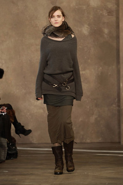 Женские коллекции Donna Karan и Celine Pre-fall 2011 (23332.Donna_.Karan_.Phoebe.Philo_.02.jpg)