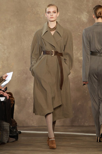 Женские коллекции Donna Karan и Celine Pre-fall 2011 (23332.Donna_.Karan_.Phoebe.Philo_.07.jpg)