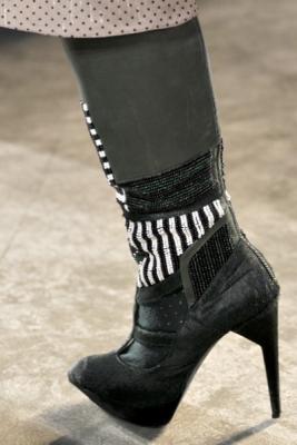 Женская одежда и обувь Rodarte FW-2011/12 (осень-зима) (23743.Rodarte.FW_.2011.12.15.jpg)