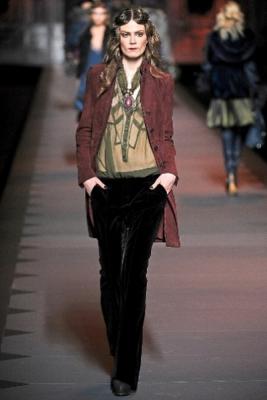 Последние коллекции John Galliano для Dior FW 2011-12 (осень-зима) (24271.JohnGalliano.FW_.2011.12.03.jpg)