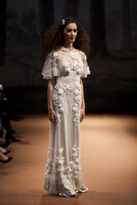 Свадебная мода Claire Pettibone и Reem Acra FW 2011/12 (осень-зима) (24727.Claire.Pettibone.Reem_.Acra_.FW_.2011.12.06.jpg)