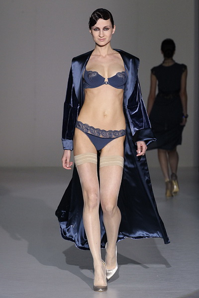 Коллекция белья La Perla FW 2011/12 (осень-зима) (25083.La_.Perla_.FW_.2011.12.06.jpg)