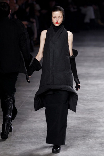 Коллекции Rick Owens FW 2011/12 (осень-зима) (25439.Rick_.Owens_.FW_.2011.12.07.jpg)