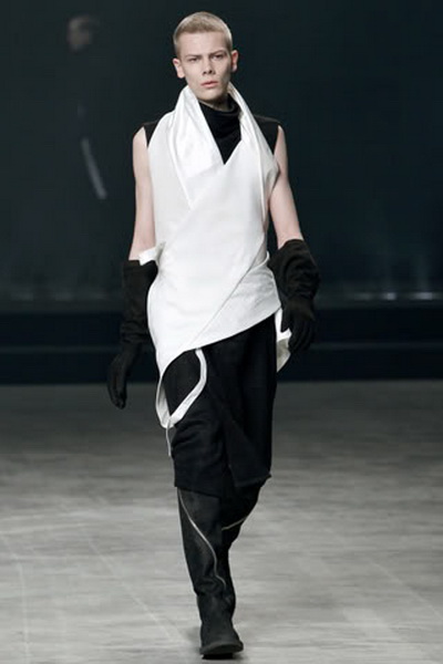 Коллекции Rick Owens FW 2011/12 (осень-зима) (25439.Rick_.Owens_.FW_.2011.12.21.jpg)