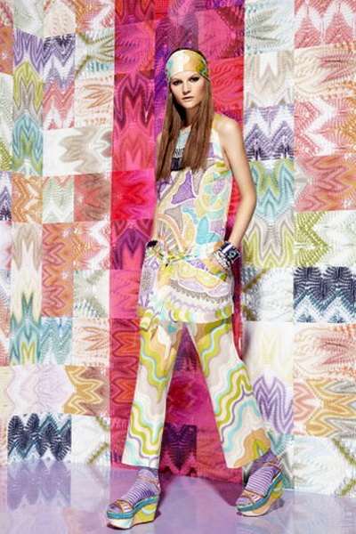 Круизные коллекции 2012 из Италии: яркий против черно-белого (27355.Missoni.Versace.Resort.2012.05.jpg)