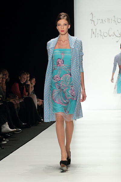 Николай Красников SS 2012 (весна-лето) (28871.Mercedes-Benz.Fashion.Nikolai.Krasnikov.SS_.2012.02.jpg)