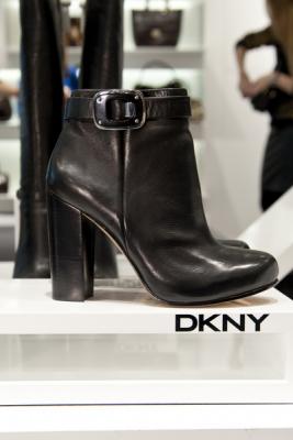 Первый флагманский магазин DKNY в России (29072.DKNY_.New_.York_.City_.Fall_.FW_.2011.12.10.jpg)