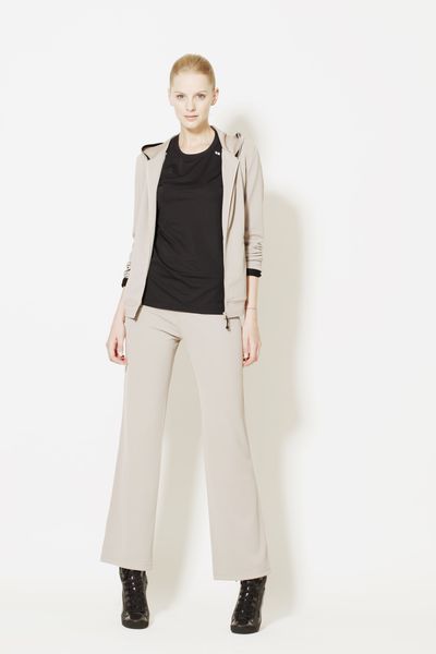 Женская коллекция UNIQLO SS 2012 (весна-лето) (30528.UNIQLO.Womans.SS_.2012.35.jpg)