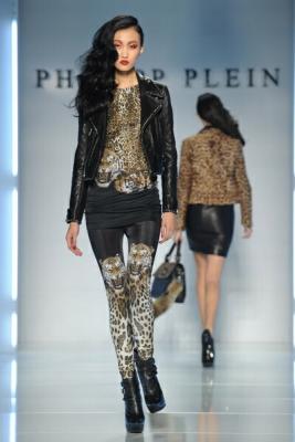 Женская коллекция Philipp Plein FW 2012/13 (осень-зима) (30685.Philipp.Plein_.Cirque.du_.Soir_.FW_.2013.04.jpg)