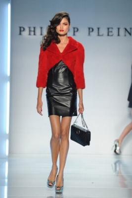 Женская коллекция Philipp Plein FW 2012/13 (осень-зима) (30685.Philipp.Plein_.Cirque.du_.Soir_.FW_.2013.15.jpg)