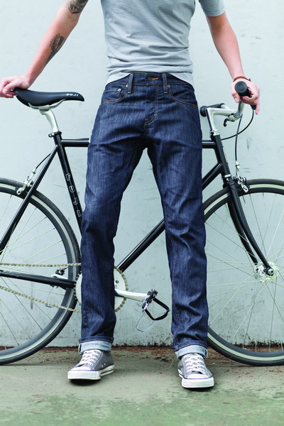 Одежда для велосипедистов Levi’s® Commuter SS 2012 (32489.Levis_.Commuter.Trucker.SS_.2012.06.jpg)