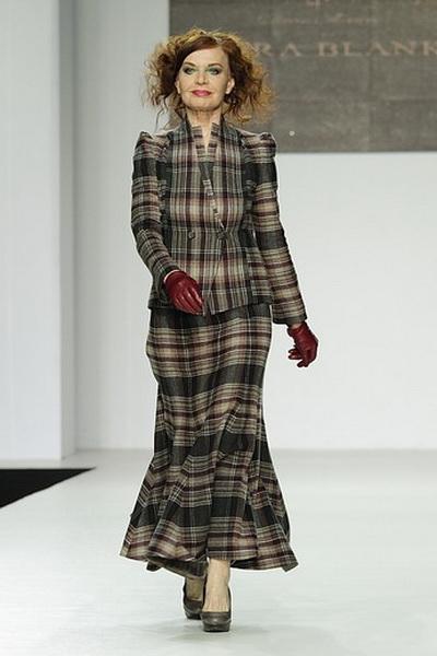 Дора Бланк FW 2012/13 (осень-зима) (33509.Volvo_.Dora_.Blank_.FW_.2012.13.b.jpg)