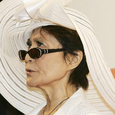 Yoko Ono выпустила коллекцию для мужчин (37401.Yoko_.Ono_.Fashions.For_.Men_.1969.2012.s.jpg)