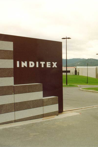Прибыль Inditex составила 2,3 миллиарда евро (39374.Inditex.2012.b.jpg)