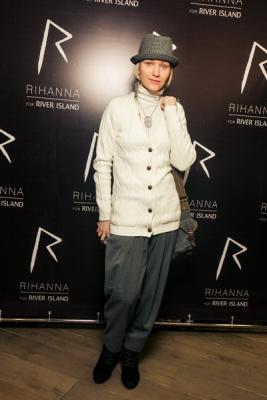 Старт продаж коллекции Rihanna for River Island в Москве (39427.Rihanna.For_.River_.Island.Rossiya.SS_.2013.01.jpg)